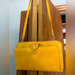 Gold/yellow shoulder purse